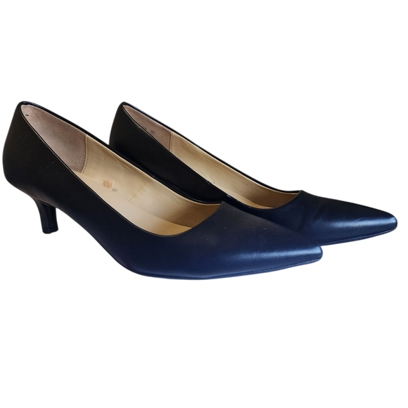 Naturalizer Black Kitten Heel Pumps – Size 7.5W (Wide Width) - Picture 3 of 11